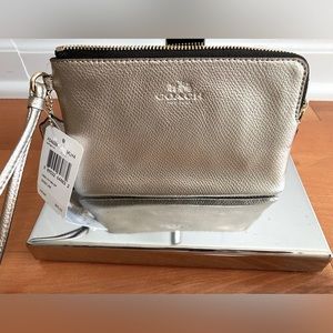 NWT COACH F54626 Leather Corner Zip Wristlet Platinum